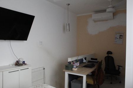 Casa à venda com 450m², 4 quartos e 6 vagasQuarto Suíte 2