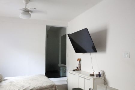 Casa à venda com 450m², 4 quartos e 6 vagasQuarto Suíte 2