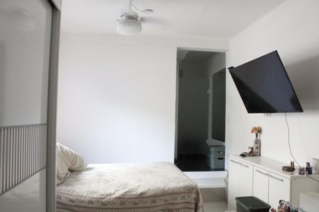 Casa à venda com 450m², 4 quartos e 6 vagasQuarto Suíte 2