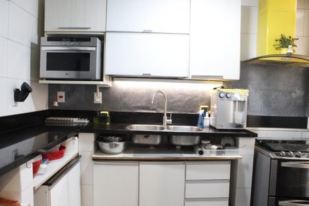 Casa à venda com 450m², 4 quartos e 6 vagasCozinha