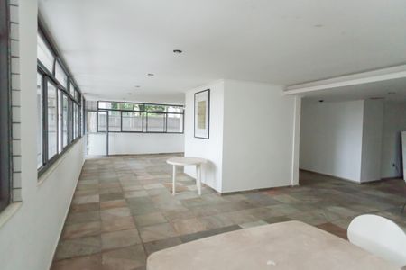 Apartamento para alugar com 67m², 2 quartos e 2 vagasÁrea comum - Salão de festas