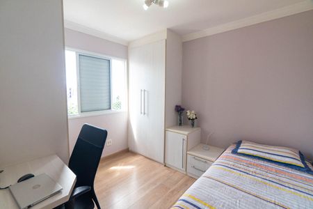 Apartamento à venda com 92m², 3 quartos e 2 vagasQuarto 2