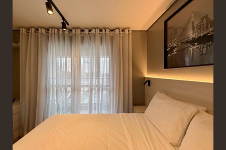 Quarto  de kitnet/studio para alugar com 0 quarto, 26m² em Jardim das Acacias, São Paulo