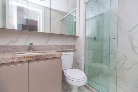 Banheiro de apartamento para alugar com 1 quarto, 40m² em Petrópolis, Porto Alegre