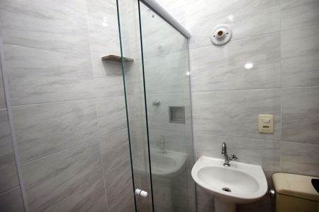 Apartamento para alugar com 70m², 2 quartos e sem vagaBanheiro da Suíte