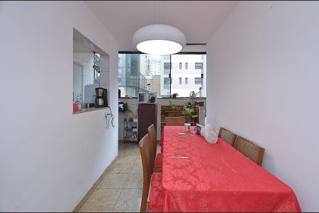 Apartamento à venda com 116m², 4 quartos e 2 vagasCozinha