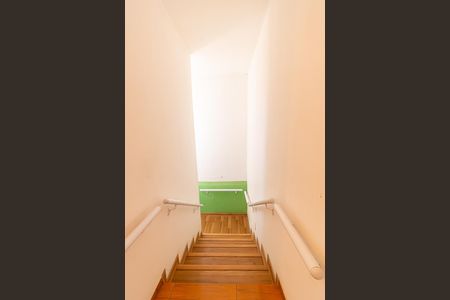 Casa para alugar com 210m², 3 quartos e 4 vagas Casa para alugar com 210m², 3 quartos e 4 vagasEscada