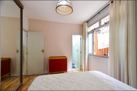 Apartamento à venda com 260m², 3 quartos e 2 vagas Apartamento à venda com 260m², 3 quartos e 2 vagasSuíte