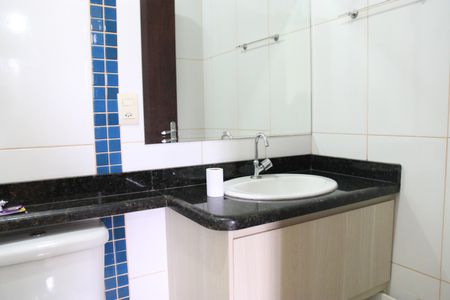 Casa para alugar com 290m², 3 quartos e 4 vagasBanheiro da Suíte 1