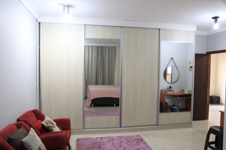 Casa para alugar com 290m², 3 quartos e 4 vagasSuíte 03