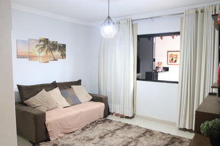 Sala de casa para alugar com 3 quartos, 290m² em Setor Goiânia 2, Goiânia