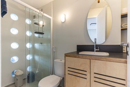 Banheiro de kitnet/studio para alugar com 1 quarto, 47m² em Centro Histórico de São Paulo, São Paulo