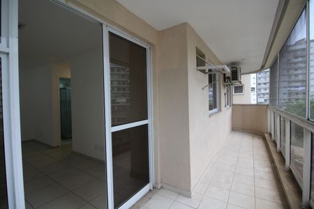 Apartamento à venda com 67m², 2 quartos e 1 vagaVaranda