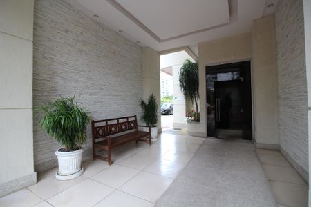 Apartamento à venda com 67m², 2 quartos e 1 vagaEntrada do Prédio