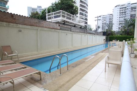 Apartamento à venda com 67m², 2 quartos e 1 vagaPiscina