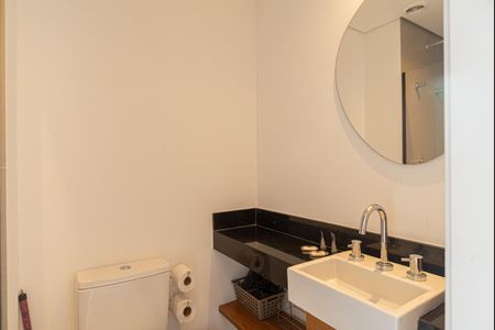 Banheiro de kitnet/studio para alugar com 1 quarto, 18m² em Bela Vista, São Paulo