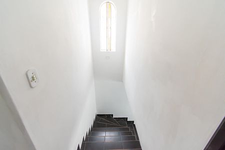 Casa à venda com 149m², 4 quartos e 2 vagasEscada