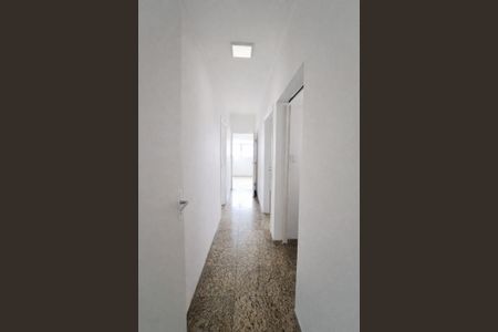 Casa à venda com 210m², 6 quartos e 4 vagasCorredor