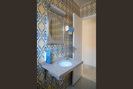 Casa à venda com 150m², 3 quartos e 2 vagasBanheiro 1