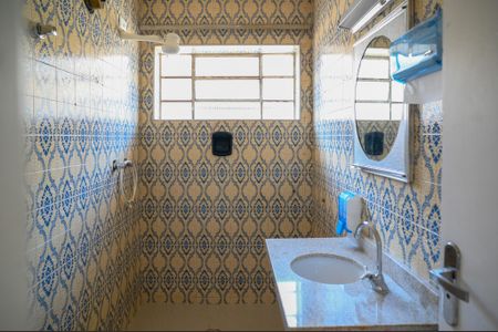 Casa à venda com 150m², 3 quartos e 2 vagasBanheiro 1