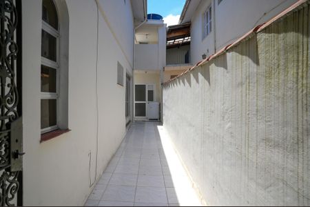 Casa à venda com 150m², 3 quartos e 2 vagasCorredor Externo