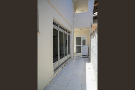 Casa à venda com 150m², 3 quartos e 2 vagasCorredor Externo