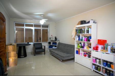 Casa à venda com 150m², 3 quartos e 2 vagasSala