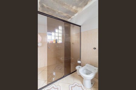 Casa à venda com 210m², 4 quartos e 2 vagas Casa à venda com 210m², 4 quartos e 2 vagasBanheiro da Suite