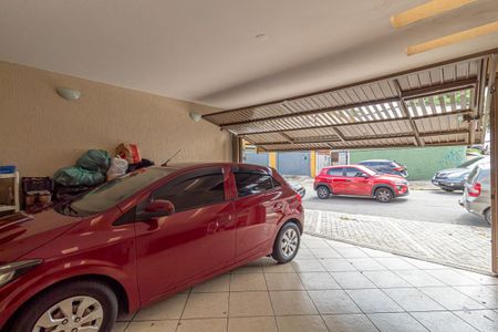 Casa à venda com 210m², 4 quartos e 2 vagas Casa à venda com 210m², 4 quartos e 2 vagasGaragem