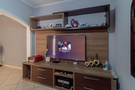 Sala de casa para alugar com 4 quartos, 210m² em Parque Paineiras, São Paulo