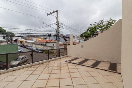 Casa à venda com 210m², 4 quartos e 2 vagas Casa à venda com 210m², 4 quartos e 2 vagasVaranda Suite