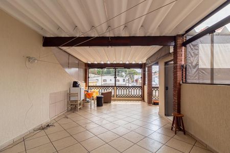 Casa à venda com 210m², 4 quartos e 2 vagas Casa à venda com 210m², 4 quartos e 2 vagasÁrea comum - Salão de festas