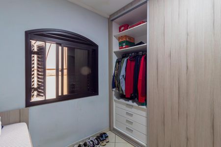 Casa à venda com 210m², 4 quartos e 2 vagas Casa à venda com 210m², 4 quartos e 2 vagasQuarto 1