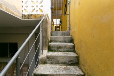 Casa para alugar com 36m², 1 quarto e sem vagaEscada - Entrada 