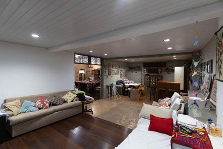 Casa à venda com 309m², 4 quartos e 3 vagas Casa à venda com 309m², 4 quartos e 3 vagasSala 2