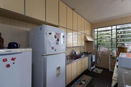 Casa à venda com 309m², 4 quartos e 3 vagas Casa à venda com 309m², 4 quartos e 3 vagasCozinha / Copa / Área de Serviço