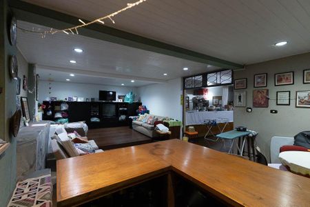 Casa à venda com 309m², 4 quartos e 3 vagas Casa à venda com 309m², 4 quartos e 3 vagasSala 2