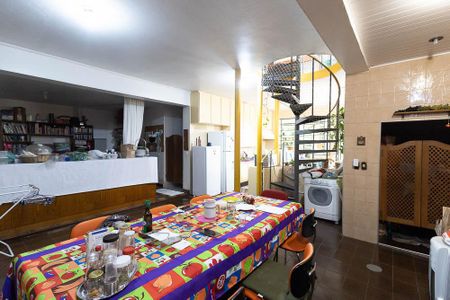 Casa à venda com 309m², 4 quartos e 3 vagas Casa à venda com 309m², 4 quartos e 3 vagas Cozinha / Copa / Área de Serviço