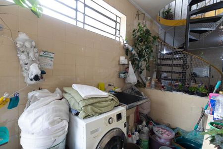 Casa à venda com 309m², 4 quartos e 3 vagas Casa à venda com 309m², 4 quartos e 3 vagasCozinha / Copa / Área de Serviço