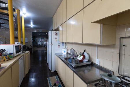 Casa à venda com 309m², 4 quartos e 3 vagas Casa à venda com 309m², 4 quartos e 3 vagasCozinha / Copa / Área de Serviço