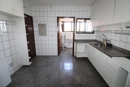 Apartamento para alugar com 105m², 3 quartos e 2 vagasCozinha