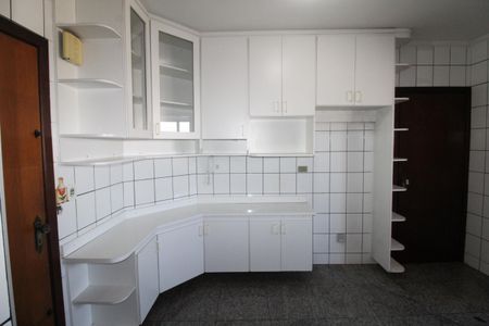 Apartamento para alugar com 105m², 3 quartos e 2 vagasCozinha