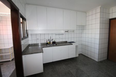 Apartamento para alugar com 105m², 3 quartos e 2 vagasCozinha