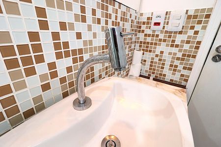 Apartamento para alugar com 69m², 2 quartos e sem vagaBanheiro - torneira