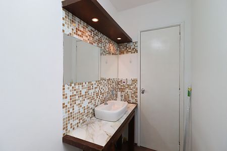 Apartamento para alugar com 69m², 2 quartos e sem vagaBanheiro 