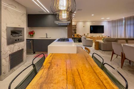 Apartamento à venda com 4 quartos, 180m² em Lourdes, Belo Horizonte