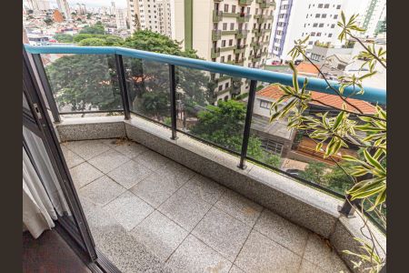 Apartamento à venda com 243m², 4 quartos e 3 vagasVaranda