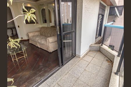 Apartamento à venda com 243m², 4 quartos e 3 vagasVaranda