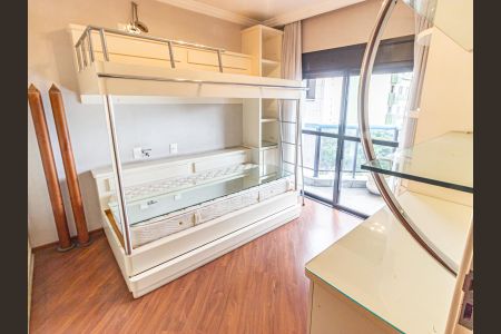 Apartamento à venda com 243m², 4 quartos e 3 vagasQuarto 2