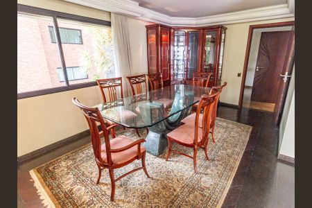 Apartamento à venda com 243m², 4 quartos e 3 vagasSala de Jantar